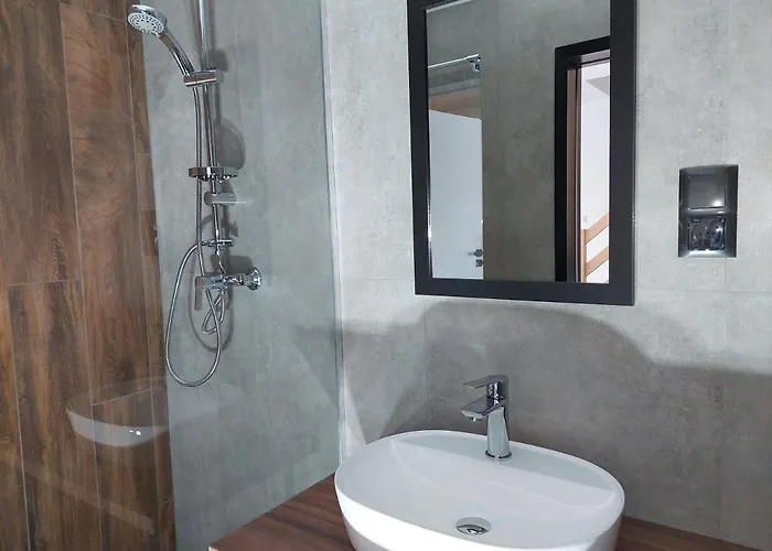 Flaming Chabrowy Budynek B * 罗威